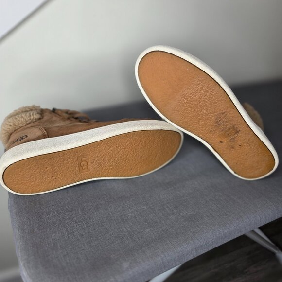 Women's UGG Olive High-Top Sneaker Nubuck Sheepskin Zip - Size 7.5 - Picture 6 of 10